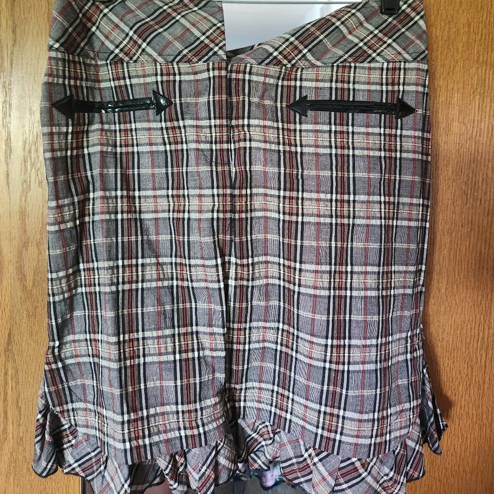 Bebe pencil skirt size 6 with vest size L